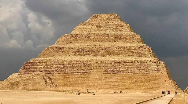 Tour a las pirámides de Giza y Sakkara desde el puerto de Port Said 