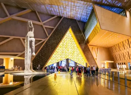 Tour zu den Pyramiden von Gizeh und dem Großen Agyptischen Museum von Port Said